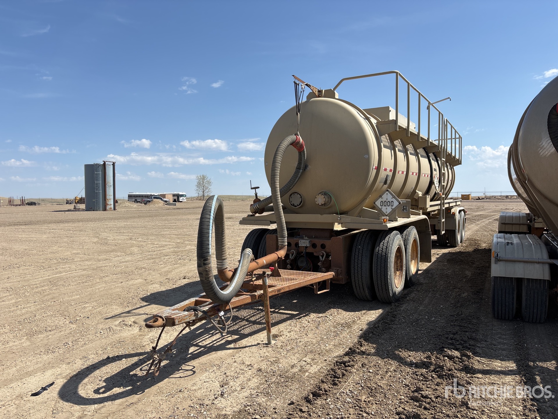 General Appearance with Foto, angolo anteriore sinistro