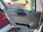 LN203598 - 2020 International LT625: Cab Doors