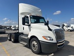 MN383876 - 2021 International LT625: Picture, Right Front Corner