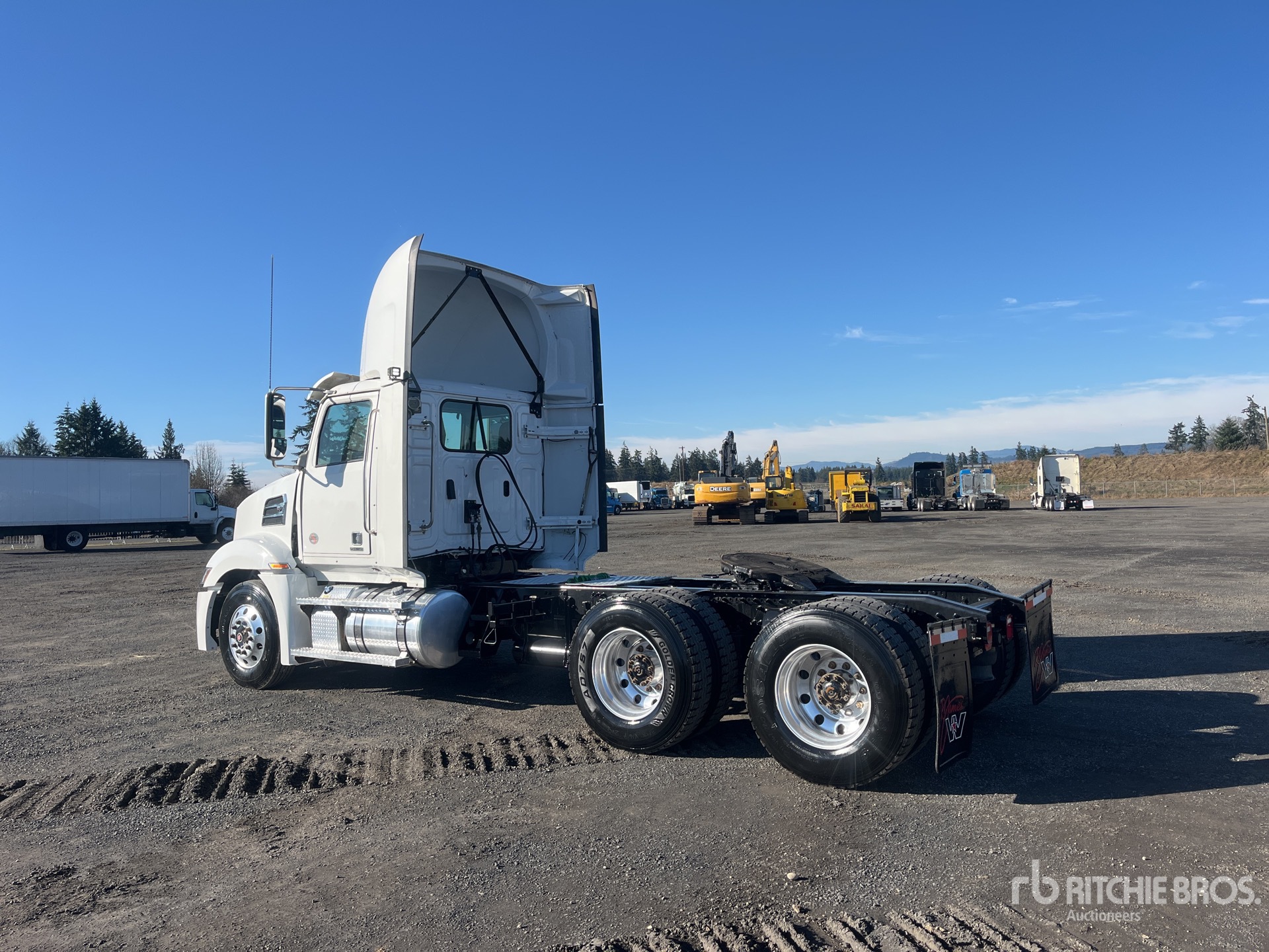 2021 Western Star 5700EX 6x4 T/A Day Cab Truck Tractor | Ritchie Bros ...