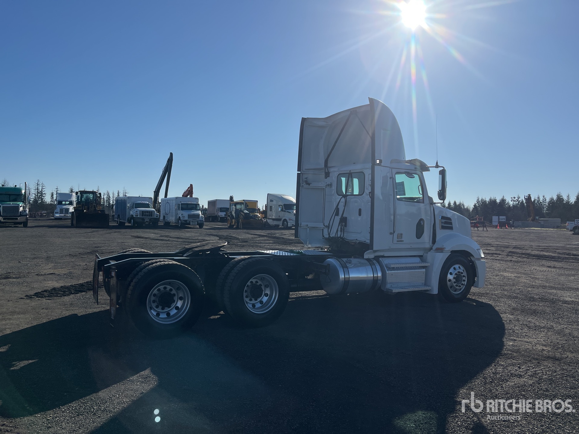 2021 Western Star 5700EX 6x4 T/A Day Cab Truck Tractor | Ritchie Bros ...