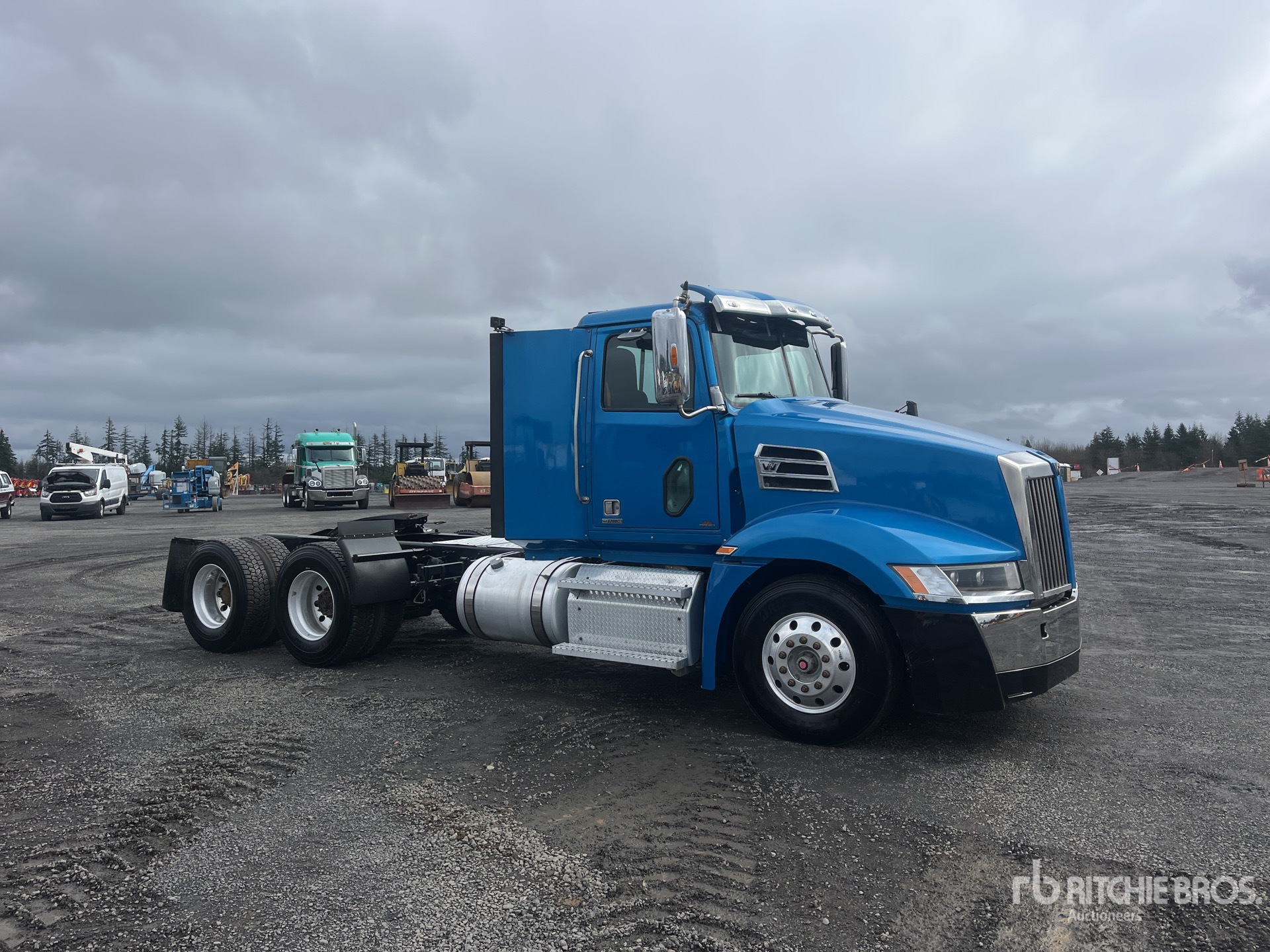 2021 Western Star 5700EX 6x4 T/A Day Cab Truck Tractor | Ritchie Bros ...