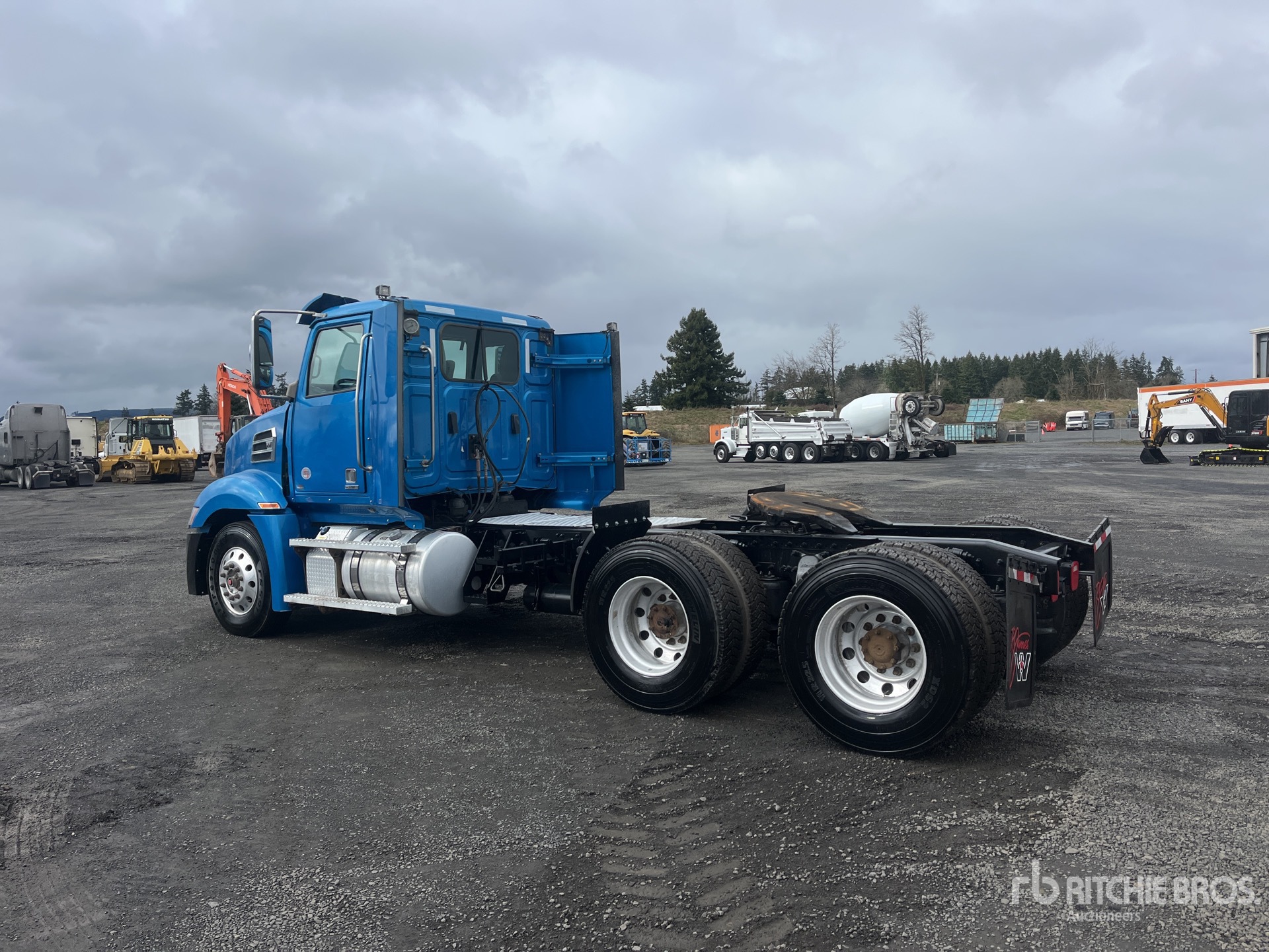 2021 Western Star 5700EX 6x4 T/A Day Cab Truck Tractor | Ritchie Bros ...