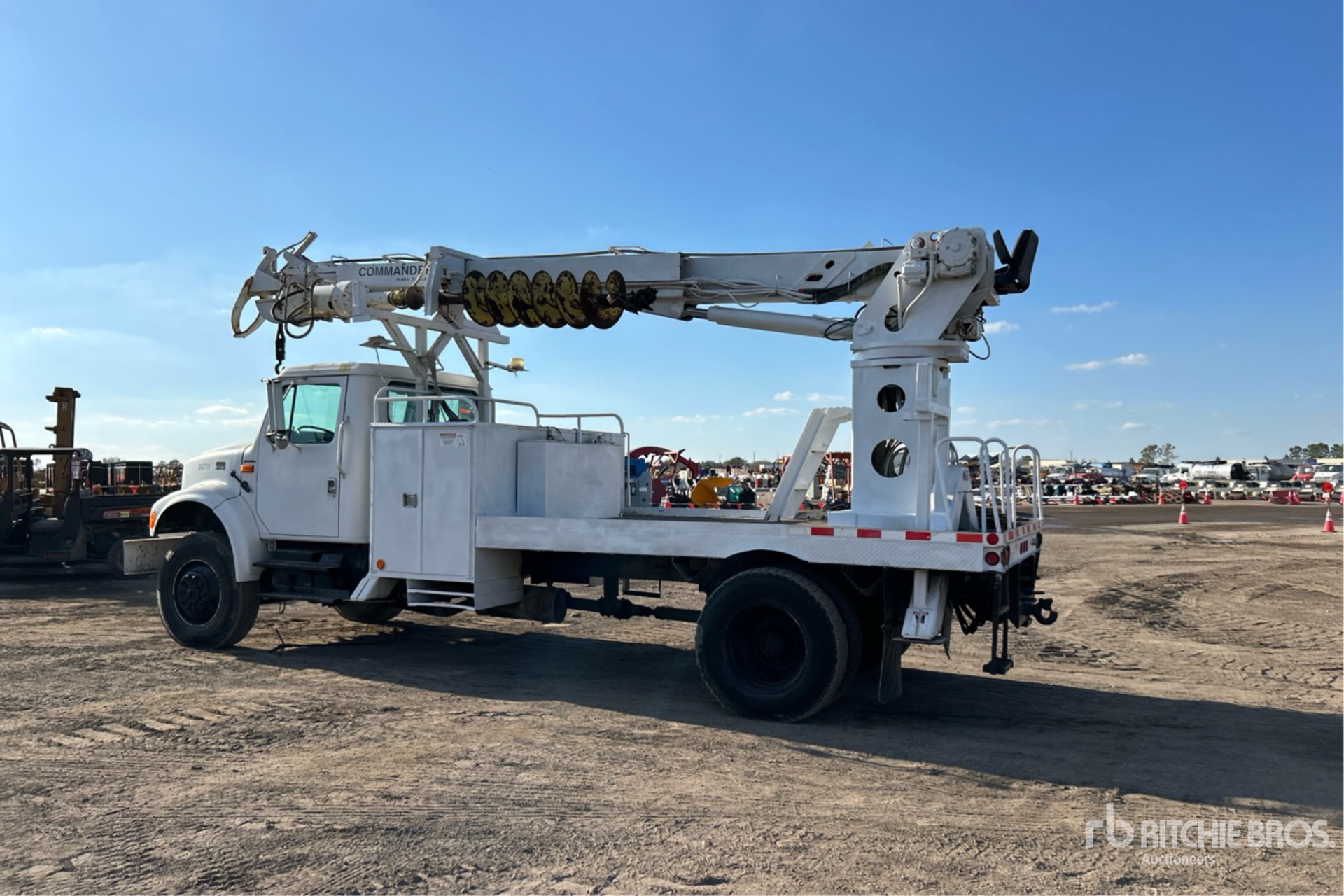 General Appearance with Foto, angolo posteriore sinistro