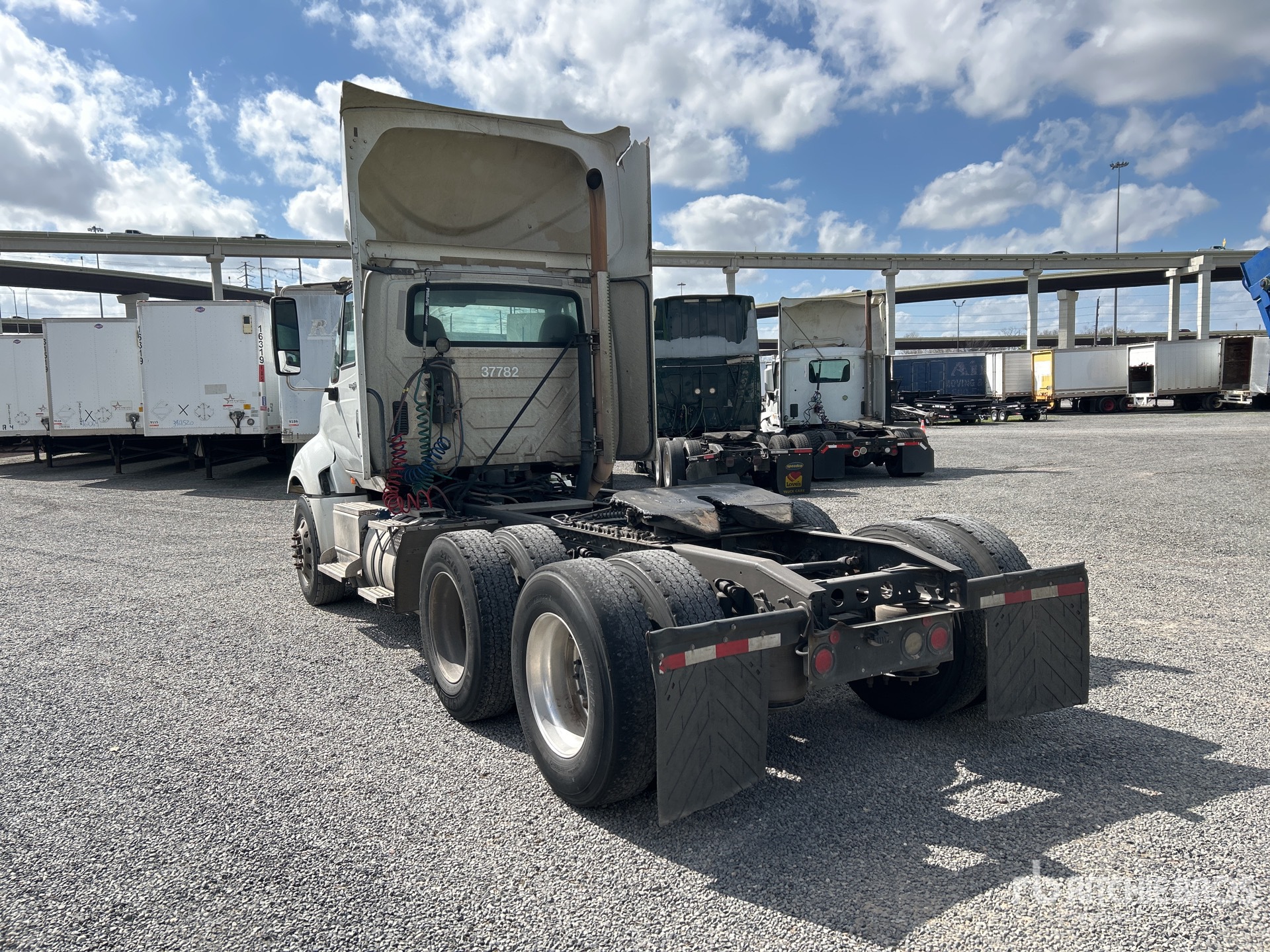 Aspect général with Image, coin arrière gauche