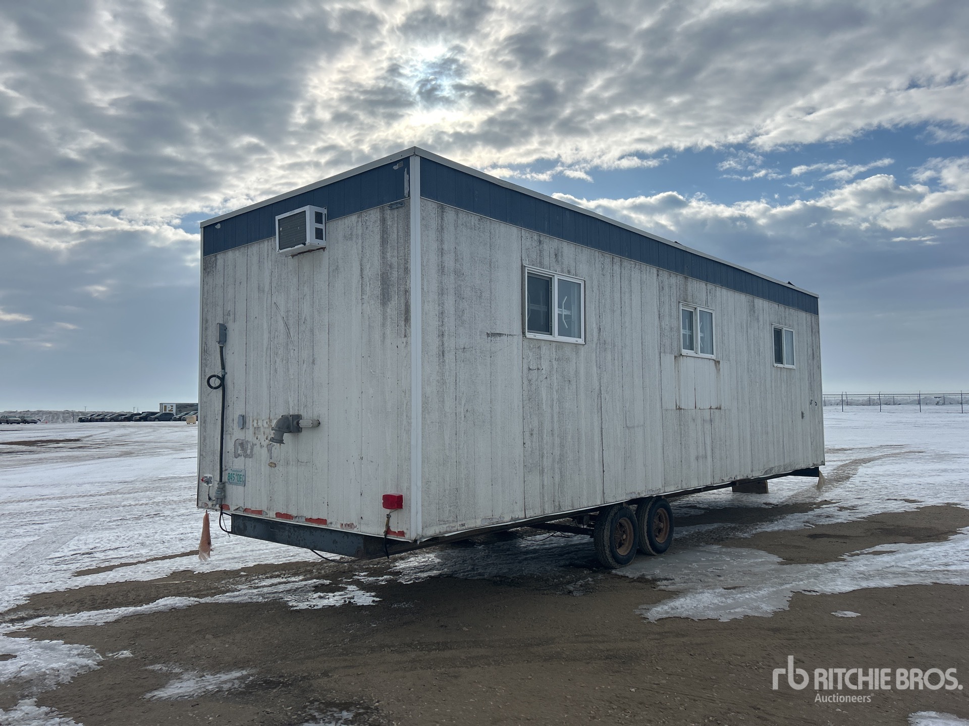 Aspect général with Image, coin arrière droit