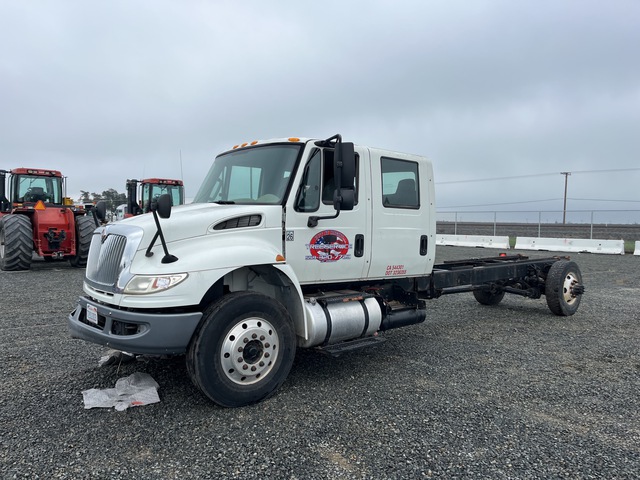 2014 International 4300 4x2 Crew Cab Cab and Chassis