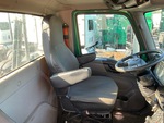 LL285894 - 2020 International LT625: Seats/Armrests