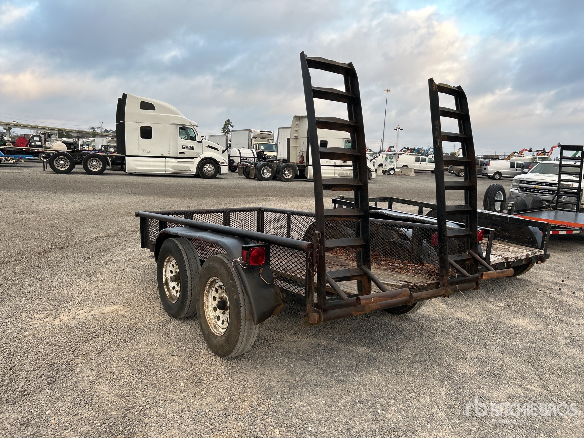 General Appearance with Picture, Left Rear Corner