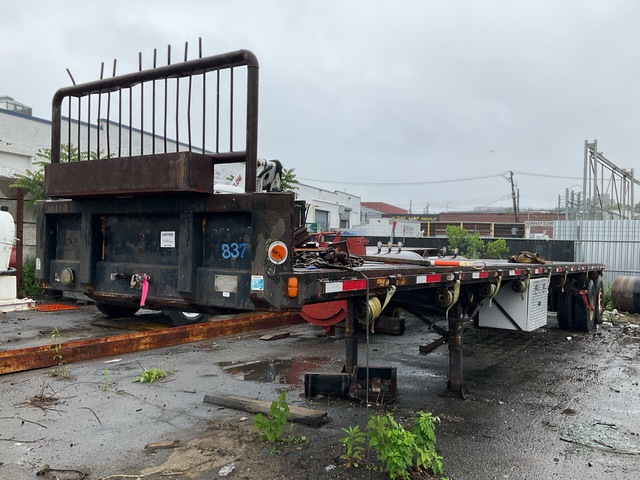 1985 Fruehauf PB80-F2-40 Flatbed Trailer