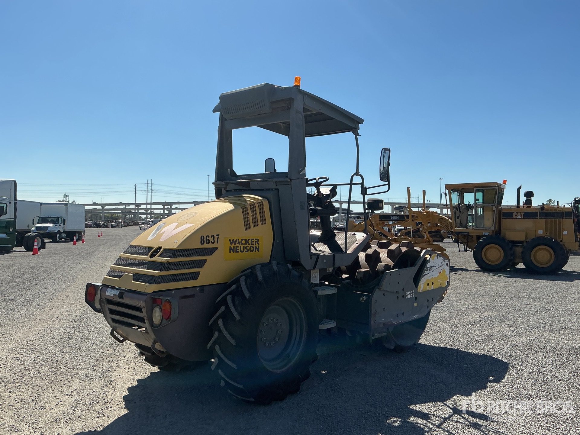 General Appearance with Zdjęcie, prawy dolny róg