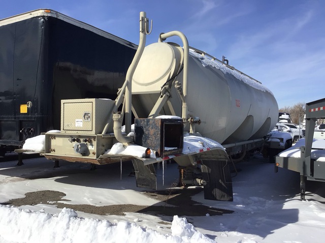2012 Polar EAR99 1000 cft T/A Tanker Trailer