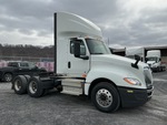 LN421613 - 2020 International LT625: Picture, Right Front Corner