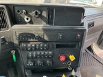 NN565440 - 2022 International LT625: Dash Components