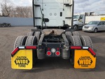NN565440 - 2022 International LT625: Mud Flaps