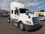 NN565440 - 2022 International LT625: Picture, Right Front Corner