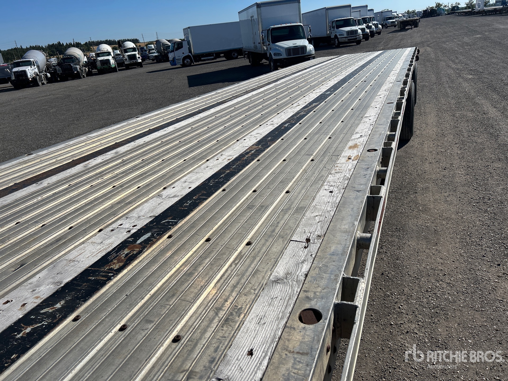2016 Load King 48 ft T/A Spread Axle