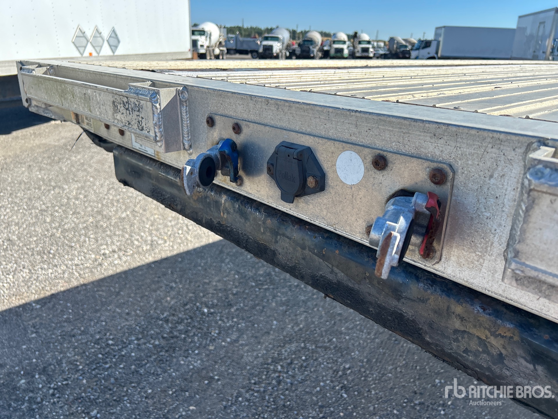 2016 Load King 48 ft T/A Spread Axle