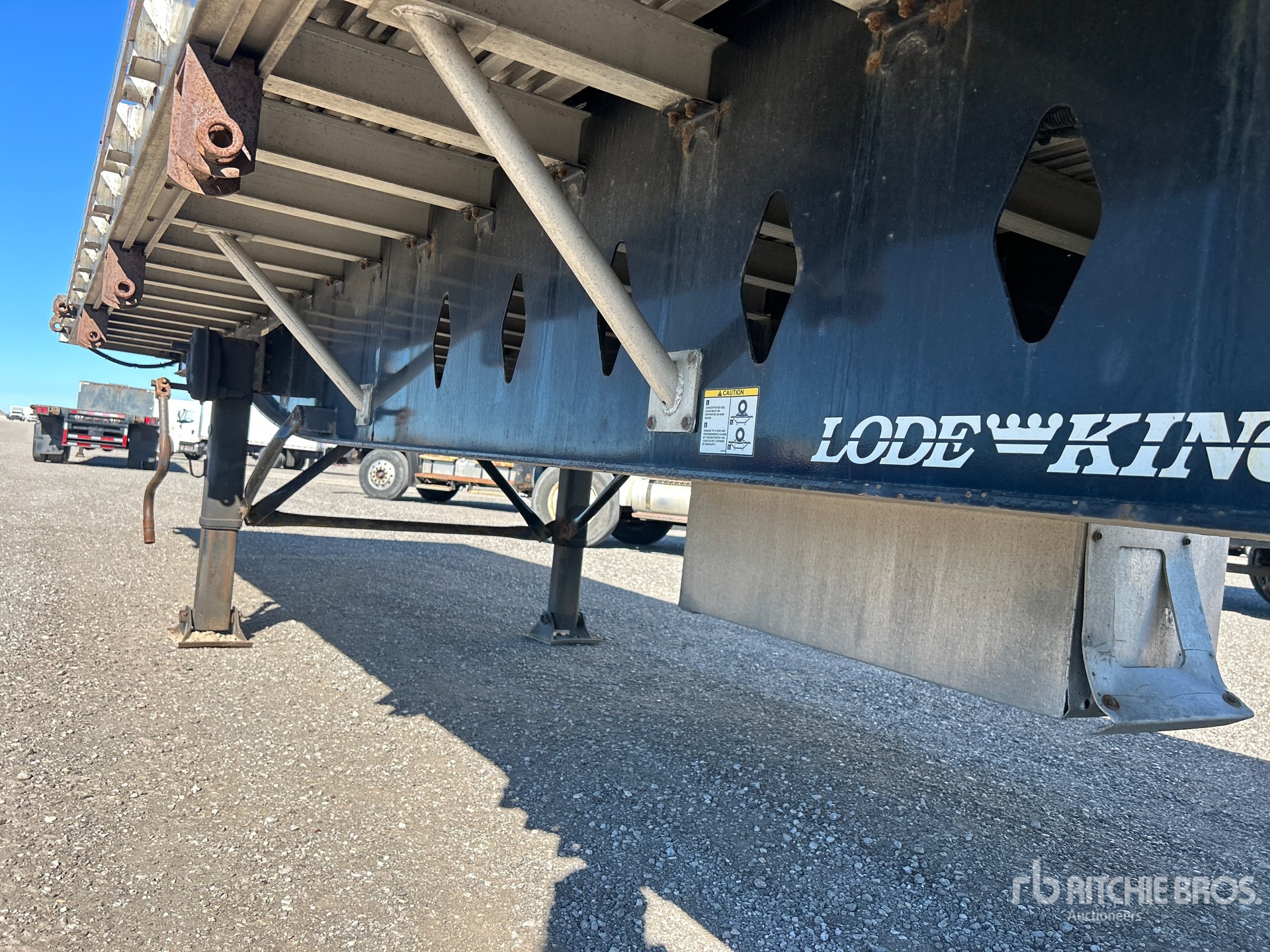 2016 Load King 48 ft T/A Spread Axle