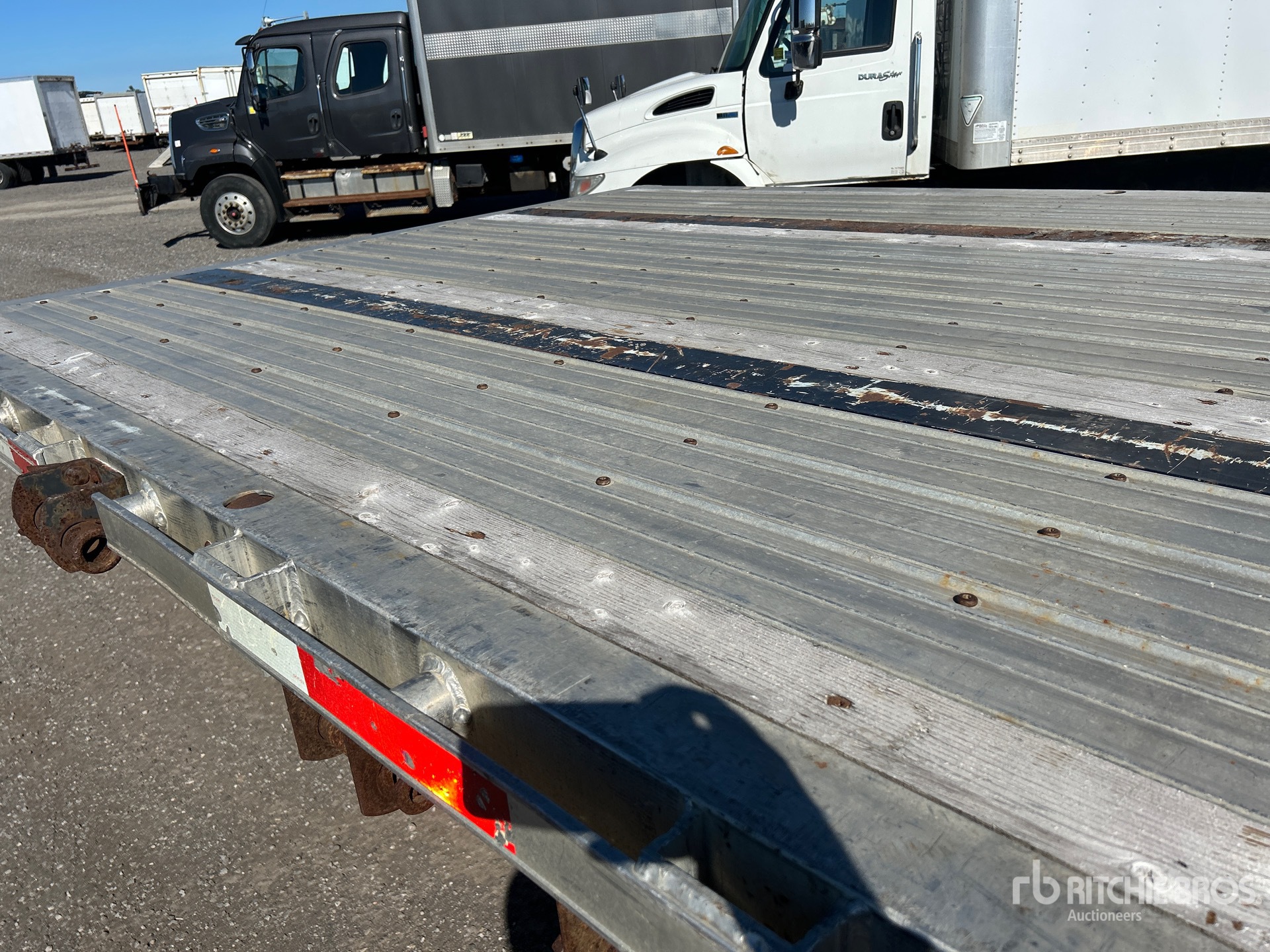 2016 Load King 48 ft T/A Spread Axle