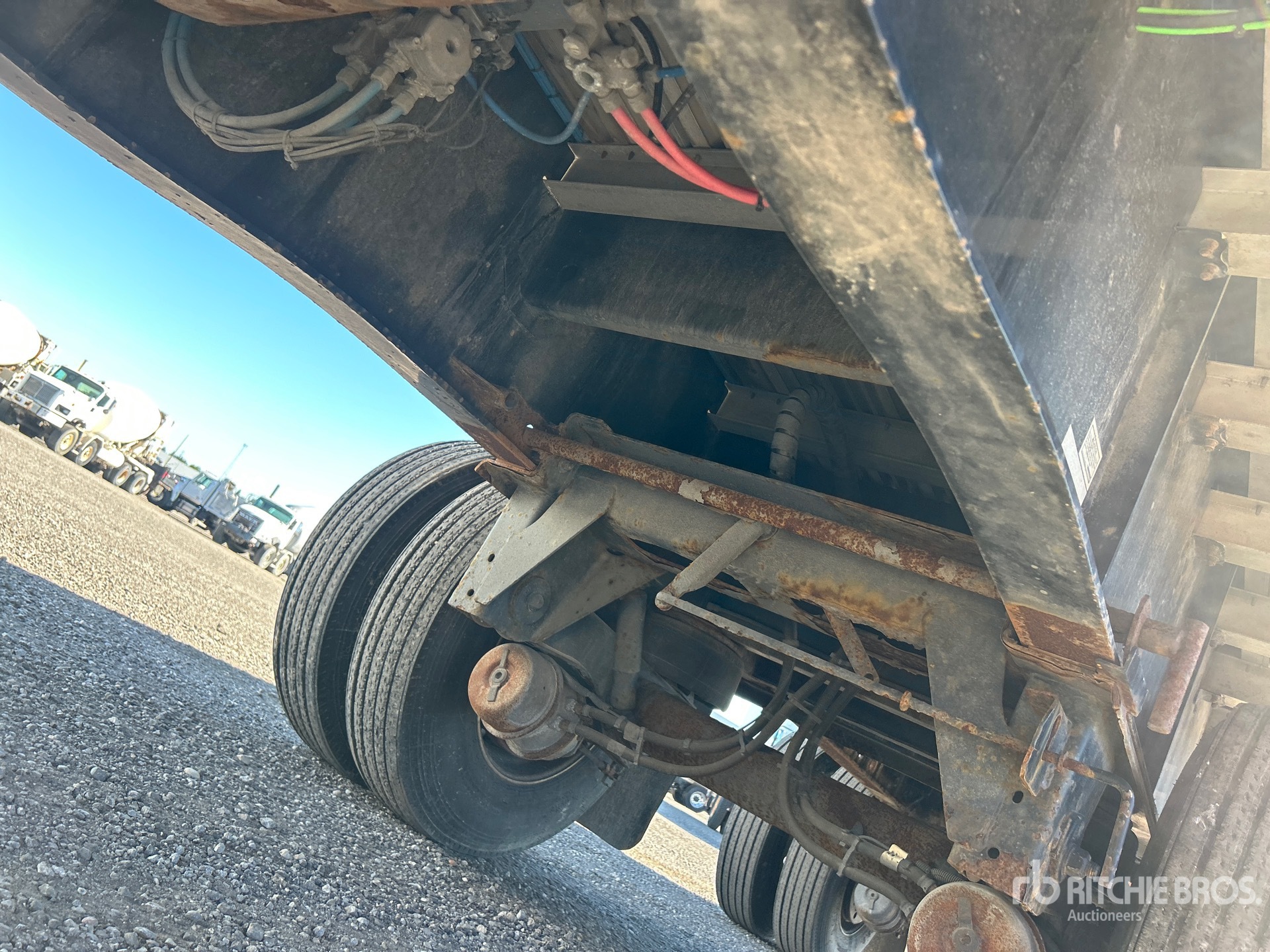 2016 Load King 48 ft T/A Spread Axle