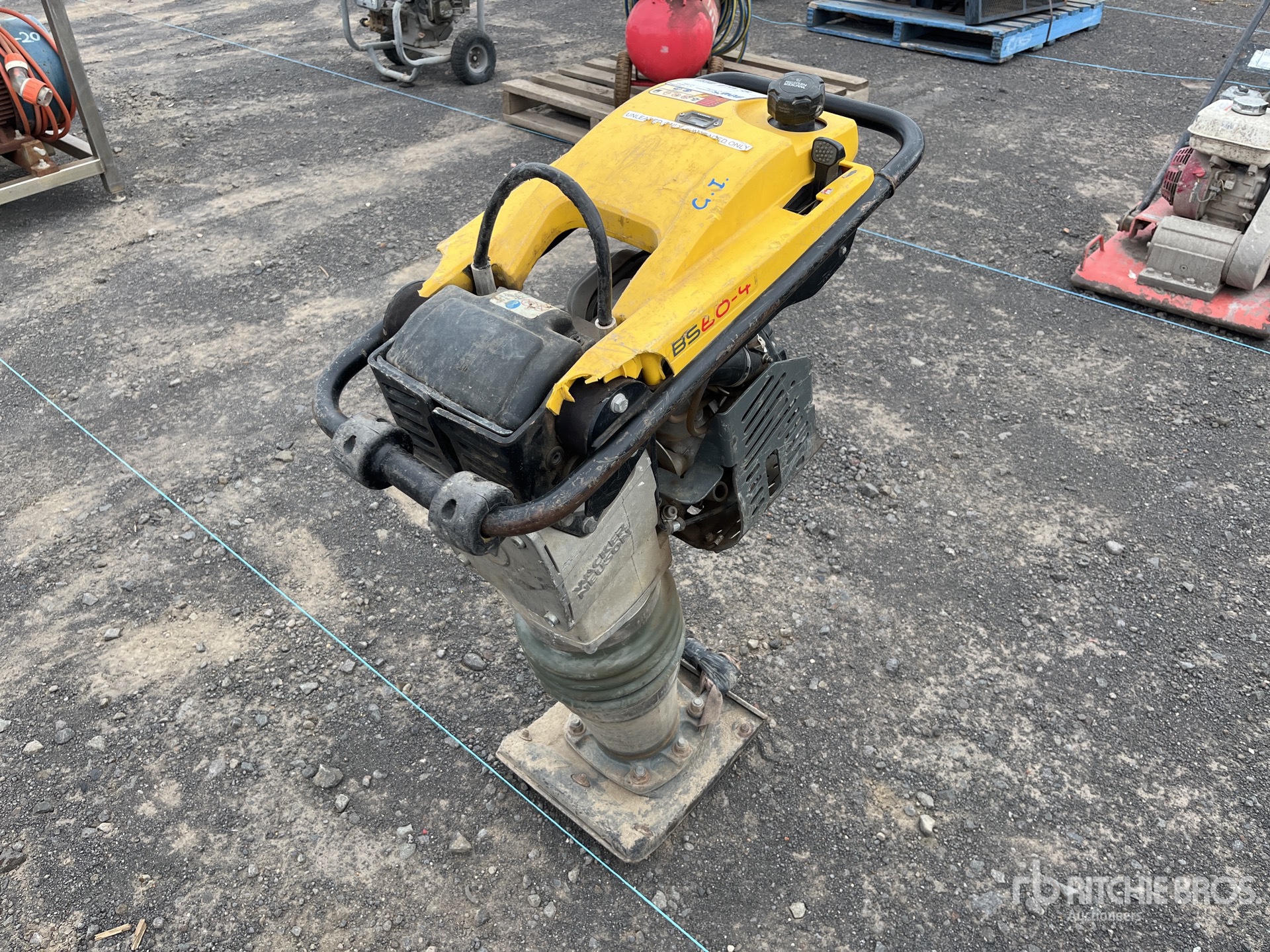 General Appearance with Foto, angolo anteriore sinistro