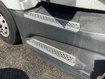 LN167891 - 2020 International LT625: Steps