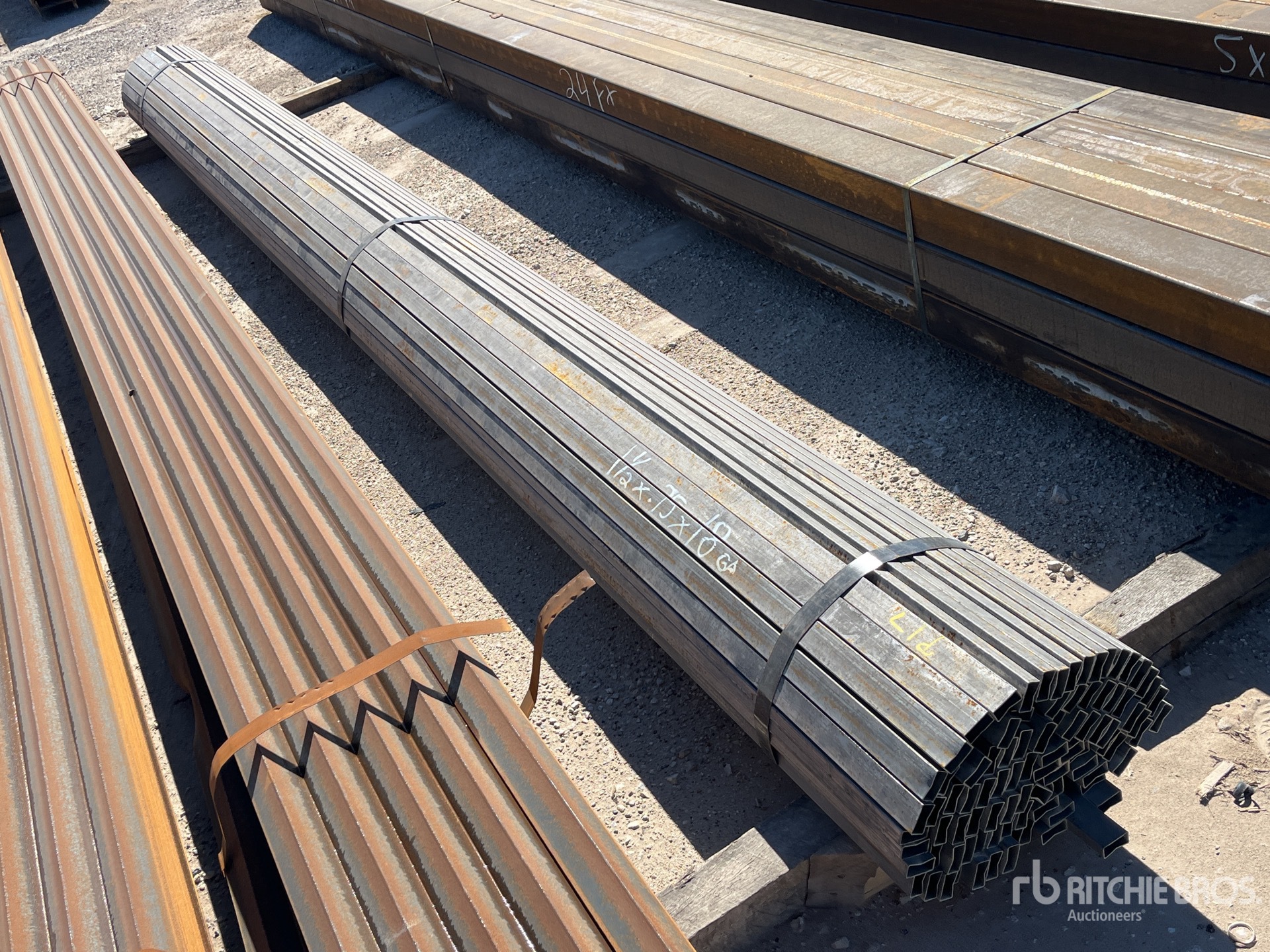 General Appearance with Foto, angolo anteriore sinistro