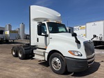 LL880168 - 2020 International LT625: Picture, Right Front Corner