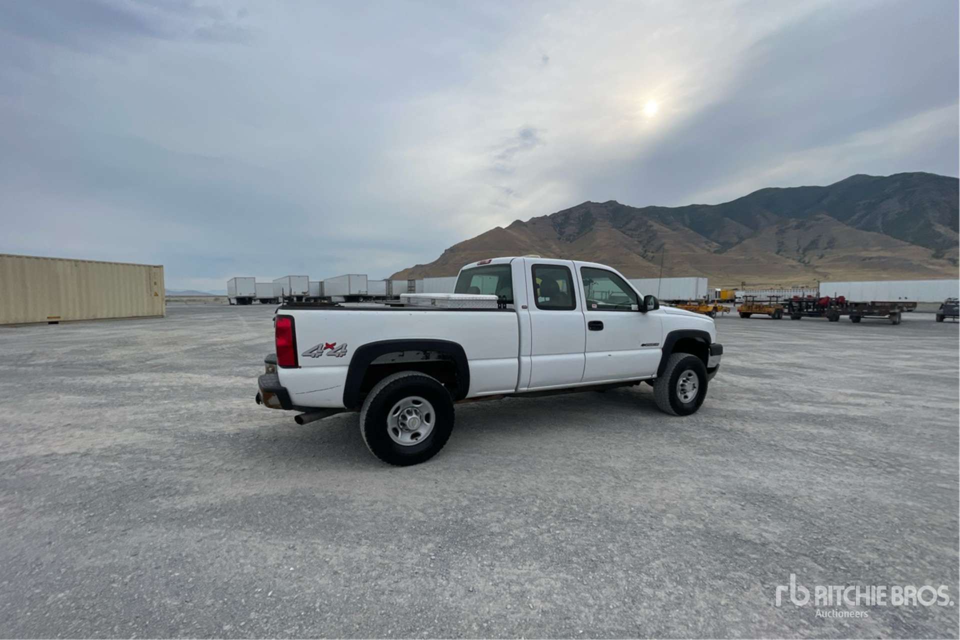 General Appearance with Picture, Right Rear Corner