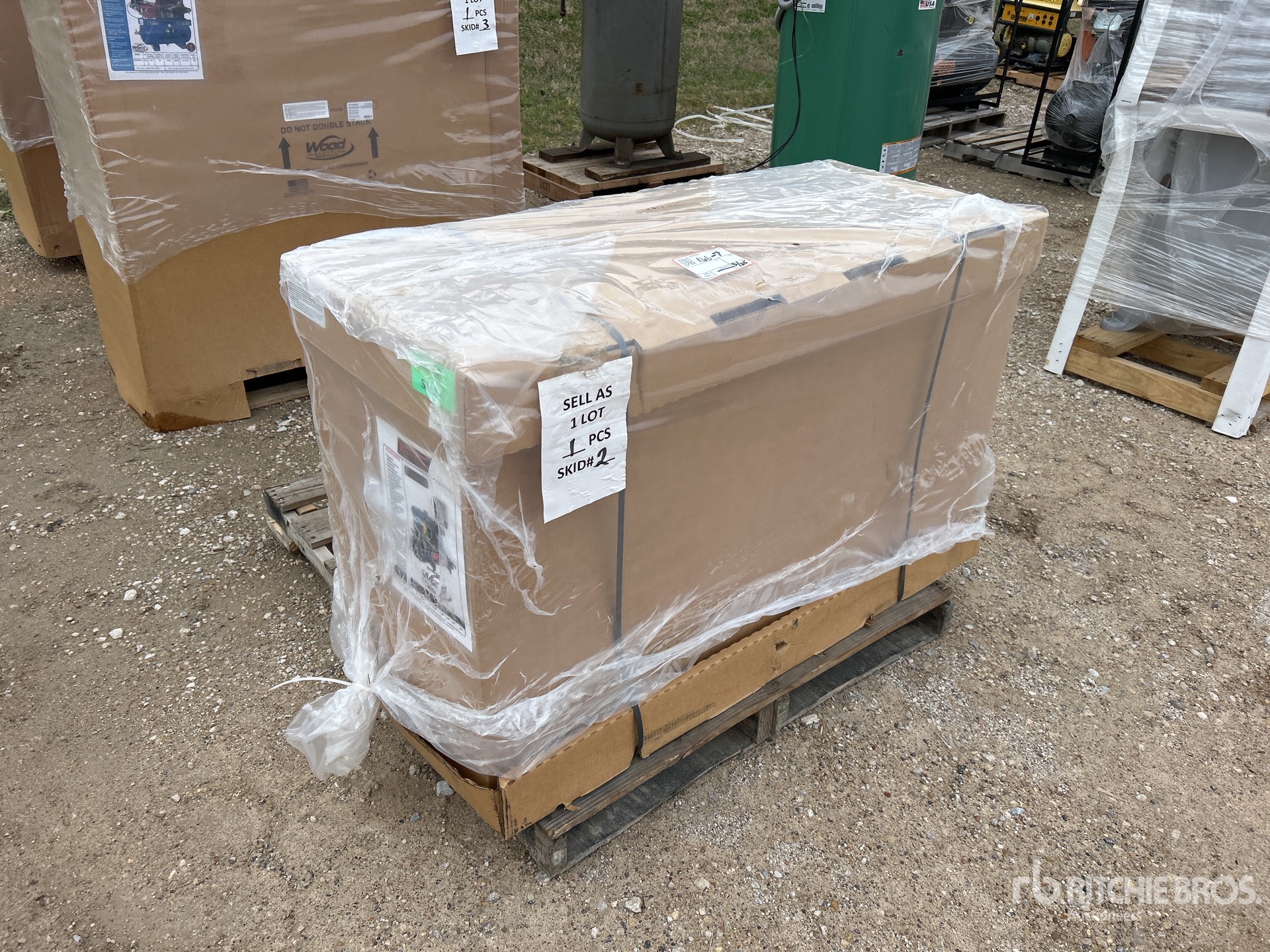 General Appearance with Picture, Right Front Corner