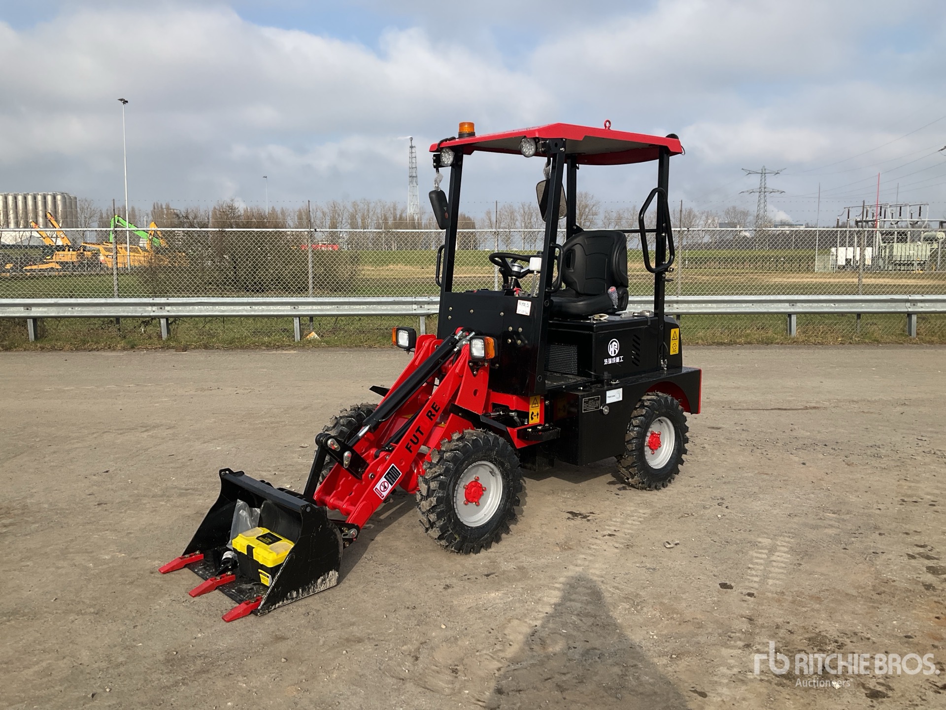 General Appearance with Picture, Left Front Corner