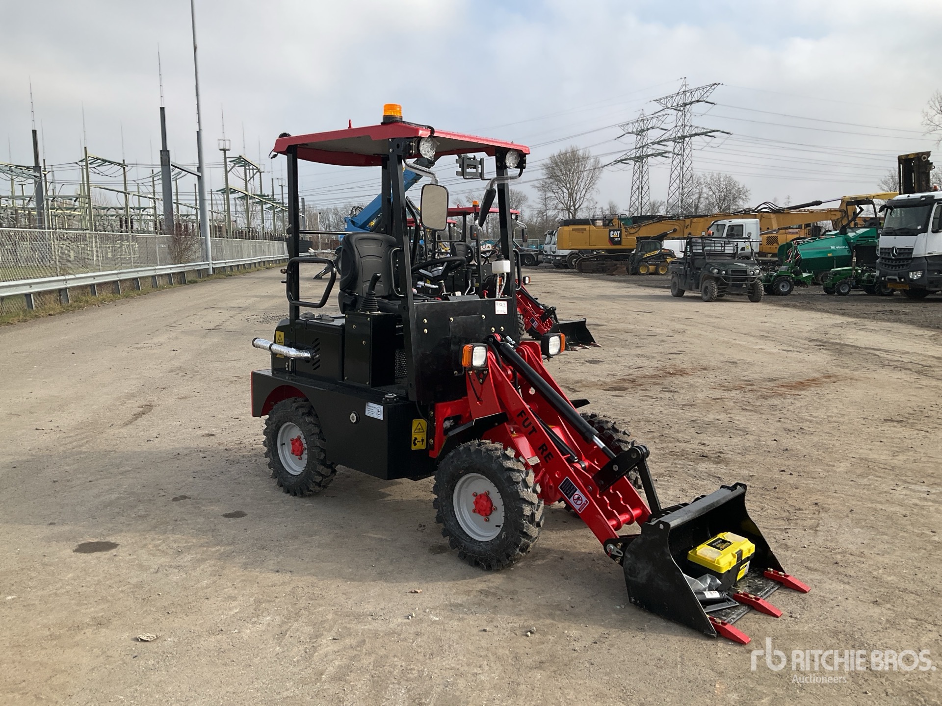 General Appearance with Picture, Right Front Corner