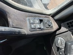 NN538477 - 2022 International LT625: Window Controls