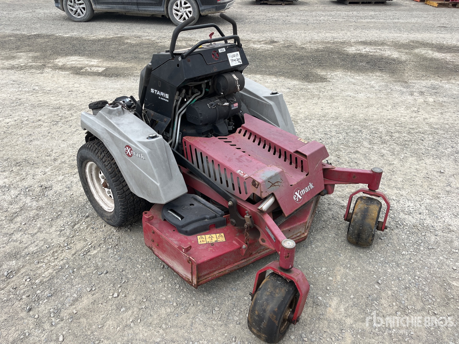 Exmark Rideon 2021 Exmark Staris Ride-On Lawn Mower | Ritchie Bros. Auctioneers