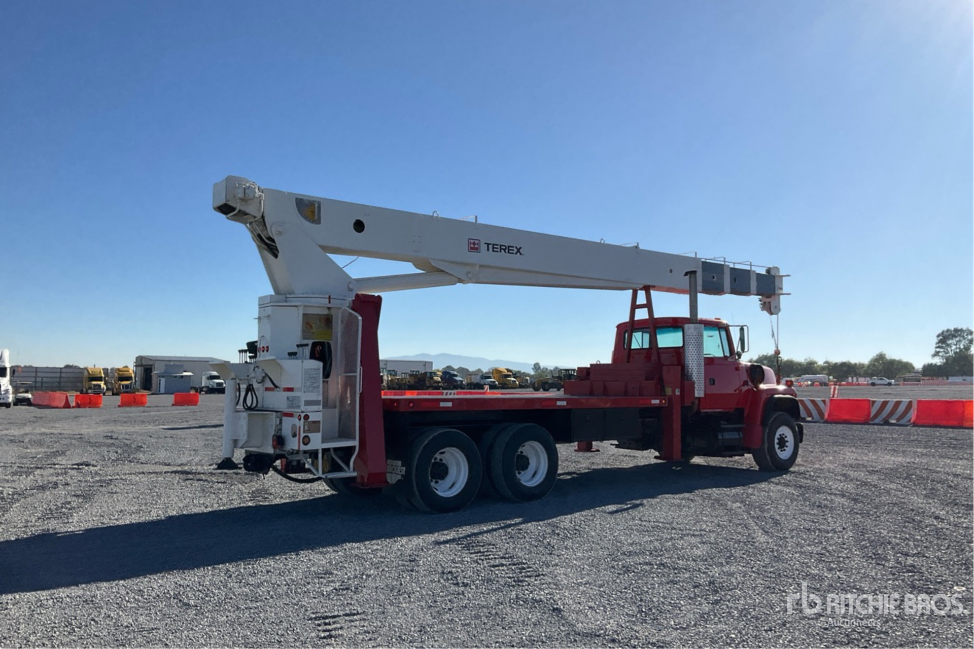 General Appearance with Foto, angolo anteriore sinistro