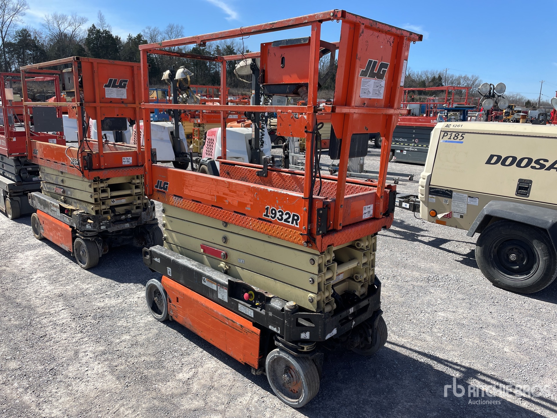 2018 JLG 1932R Electric Scissor Lift | Ritchie Bros. Auctioneers