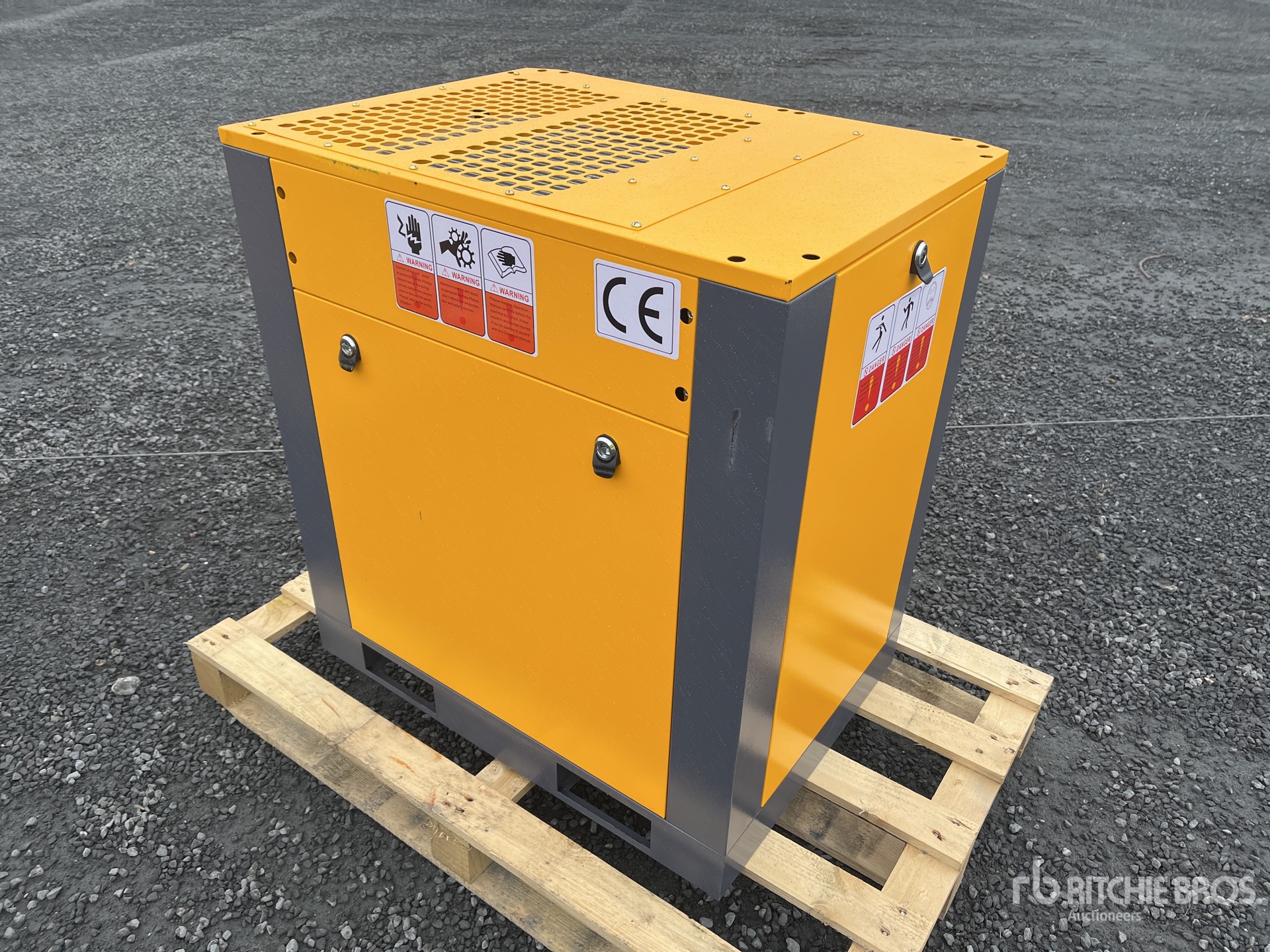 General Appearance with Foto, angolo anteriore sinistro