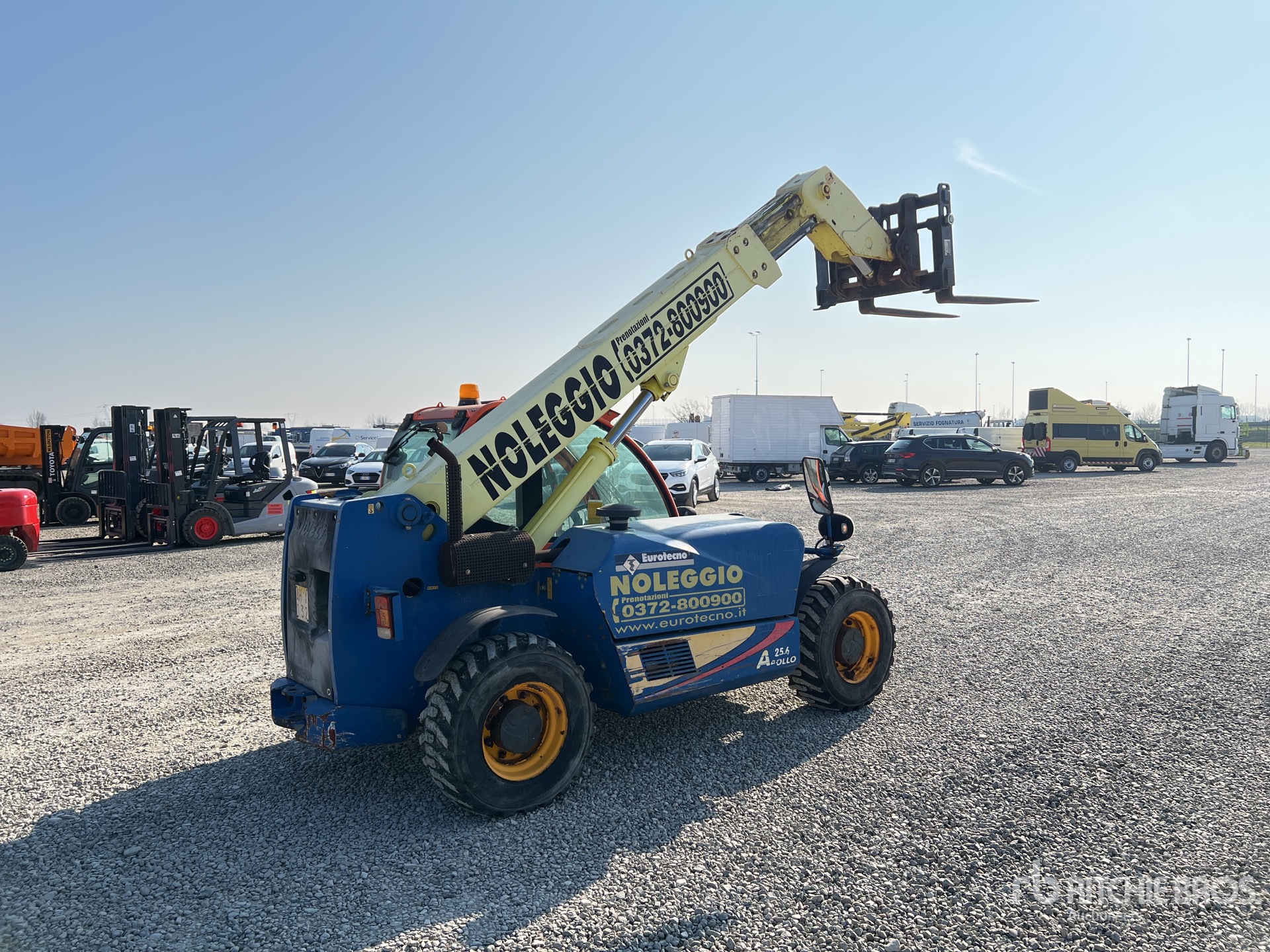 General Appearance with Foto, angolo anteriore sinistro