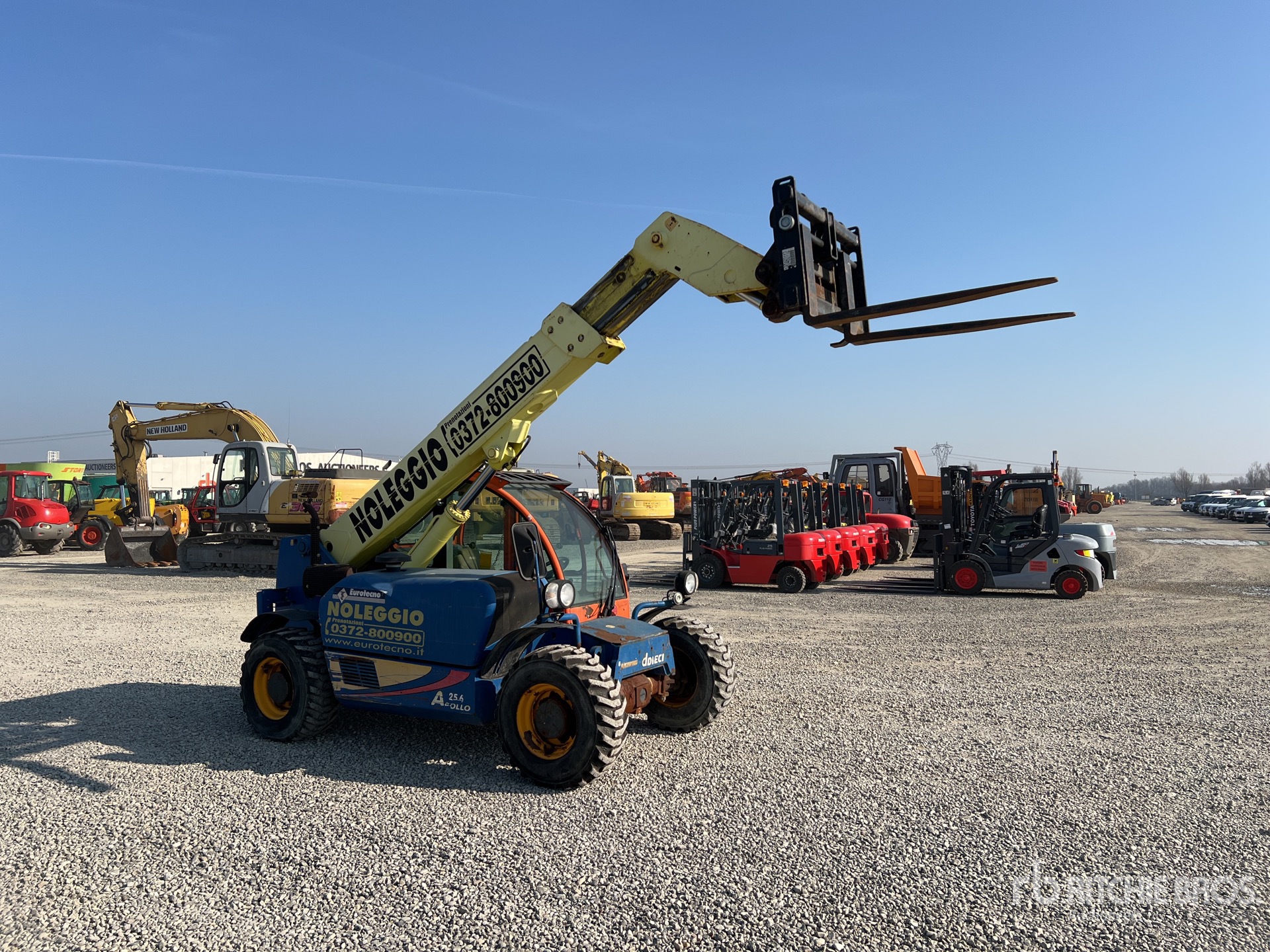 General Appearance with Foto, angolo anteriore destro