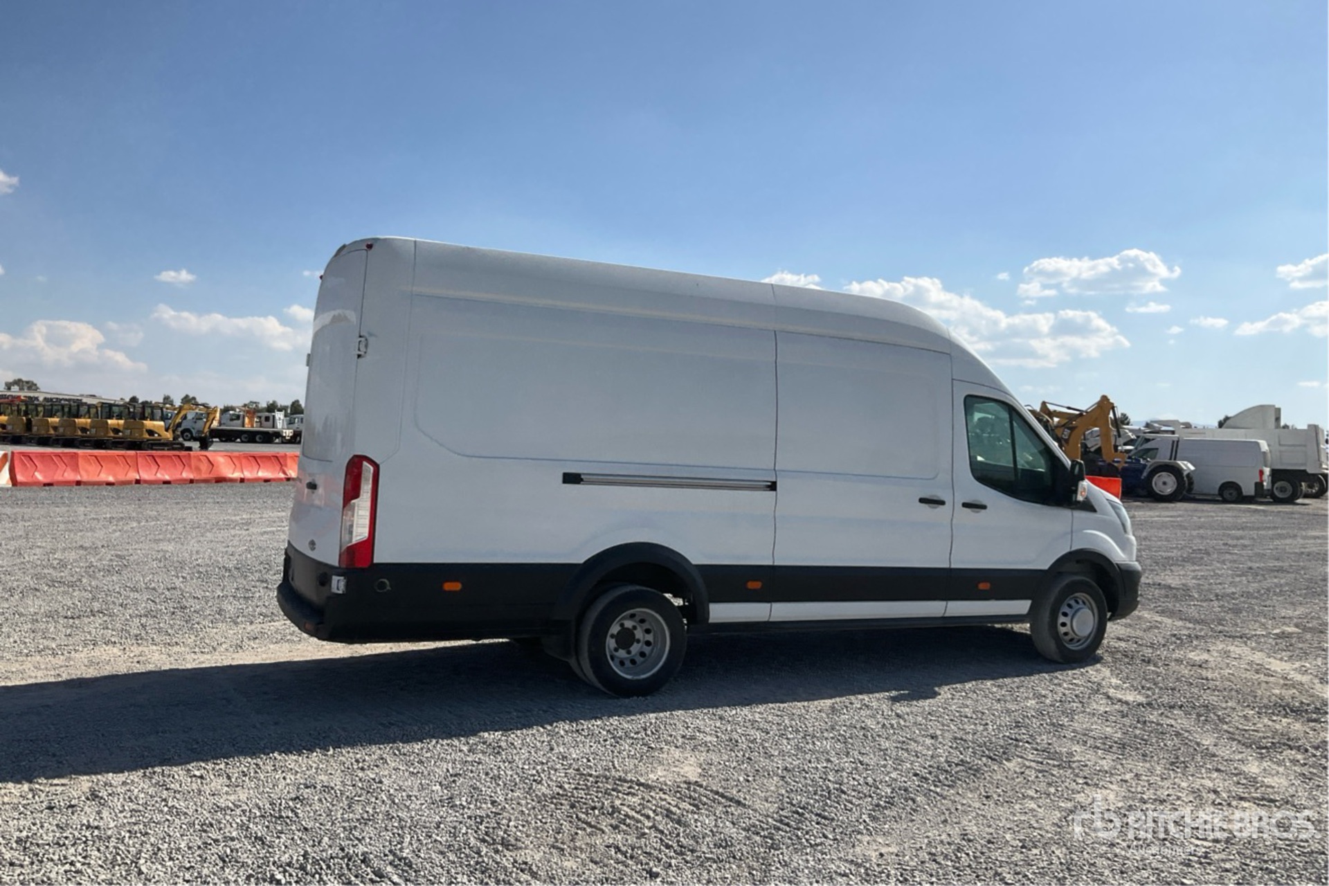 General Appearance with Imagen: esquina trasera derecha