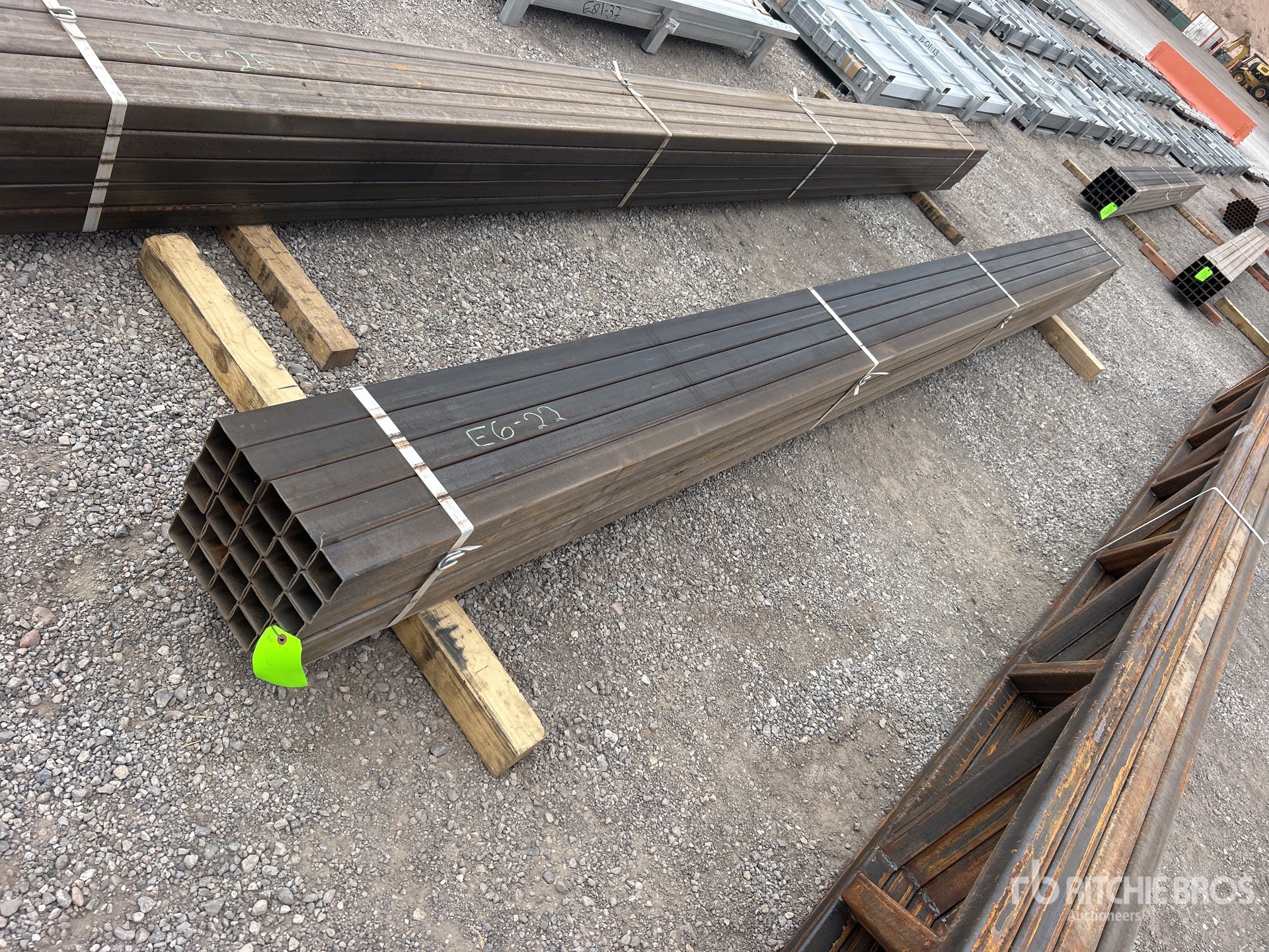 General Appearance with Foto, angolo anteriore sinistro