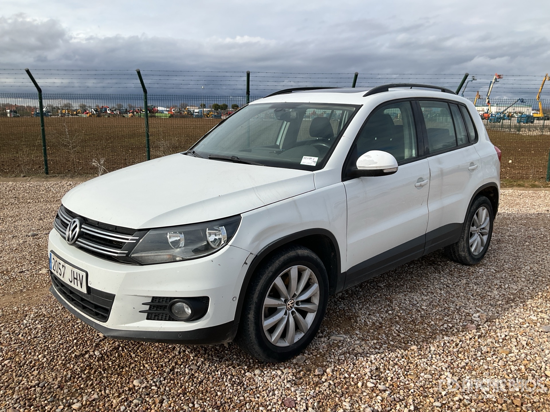 General Appearance with Picture, Left Front Corner