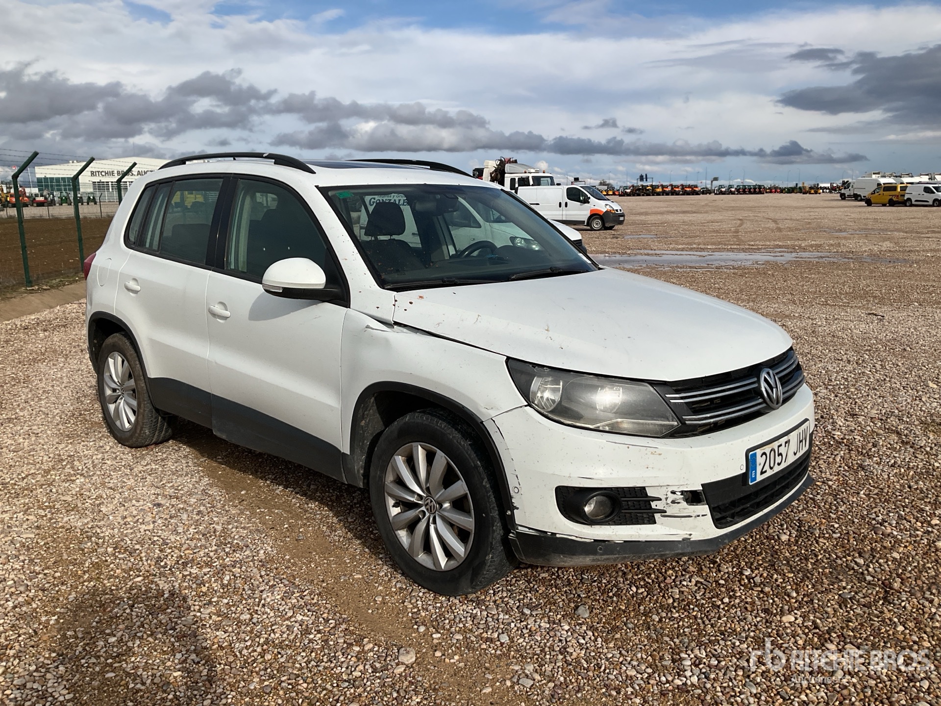 General Appearance with Picture, Right Front Corner