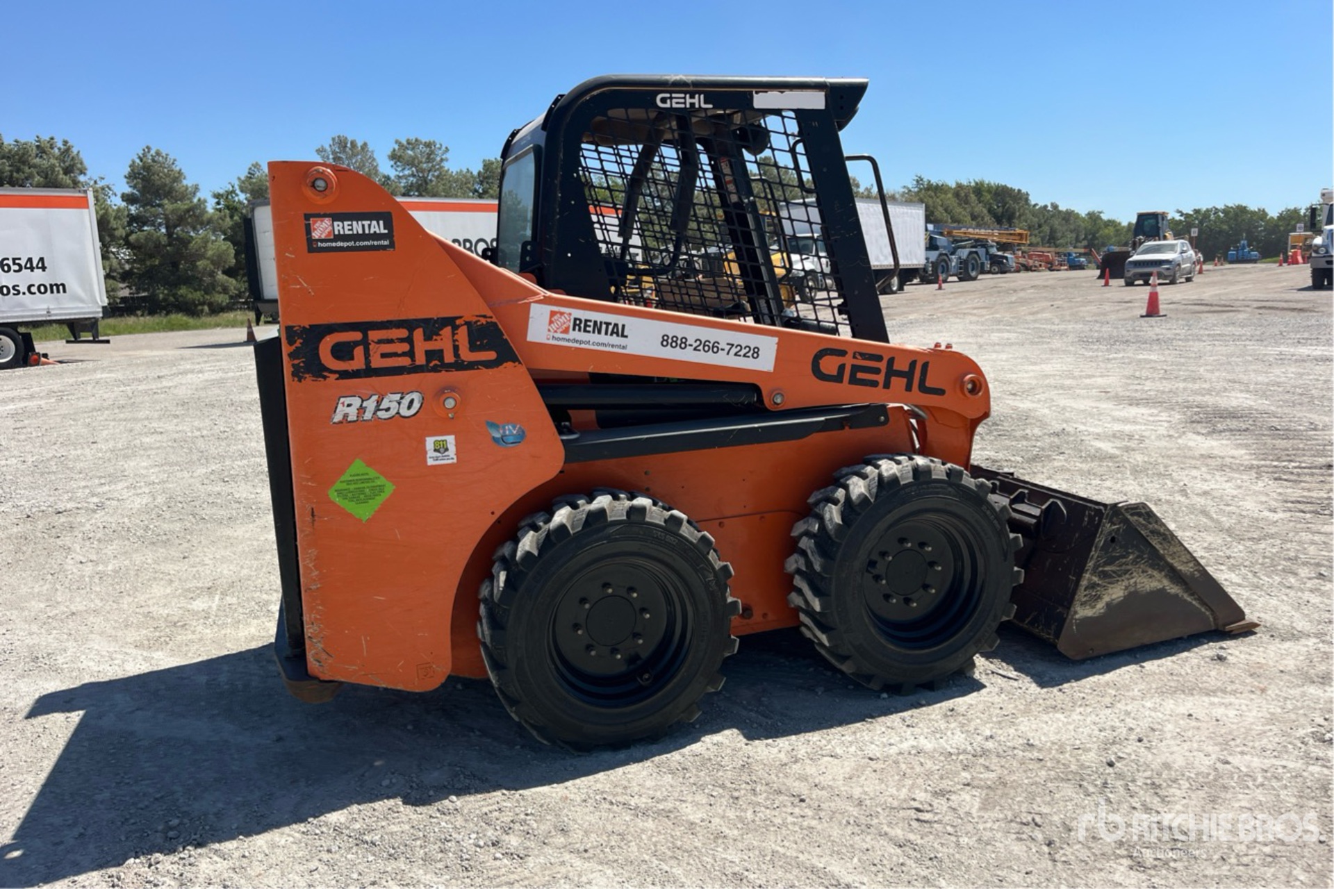 MINI CARGADOR SOBRE RUEDAS 2019 GEHL R150