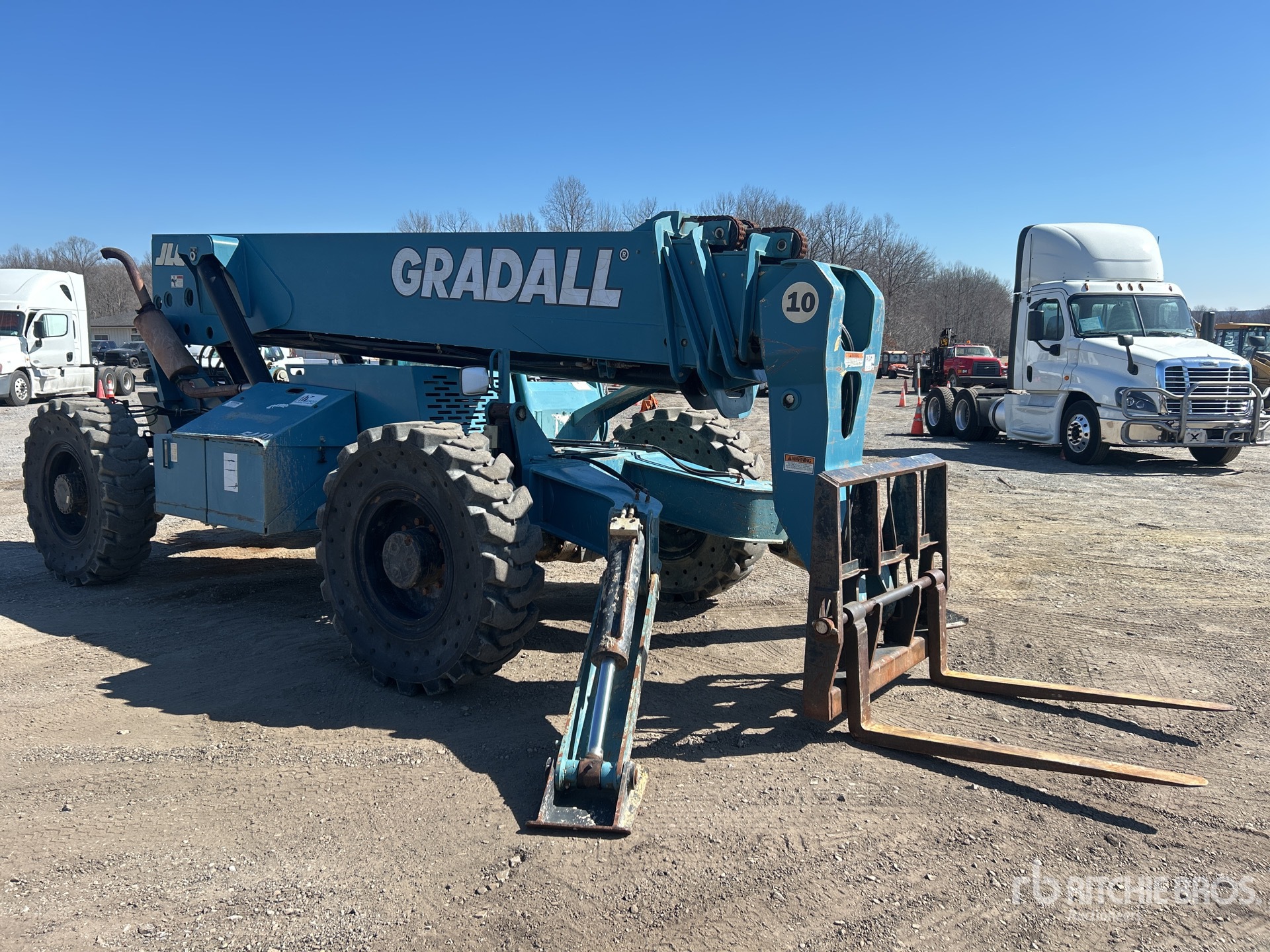 General Appearance with Picture, Right Front Corner