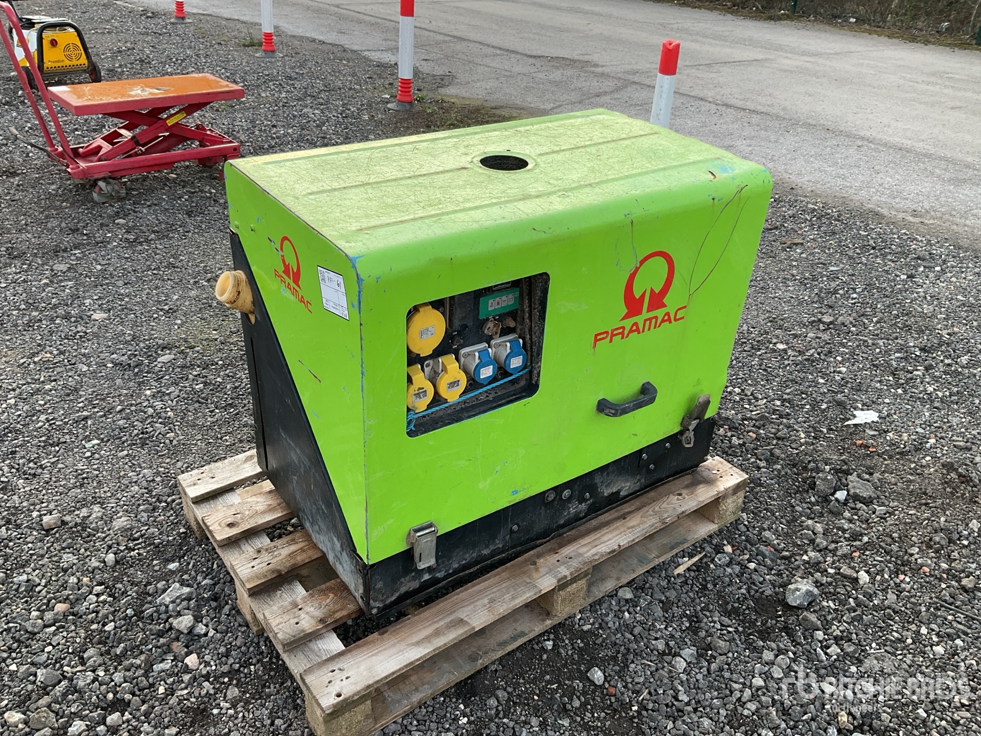 General Appearance with Picture, Left Front Corner