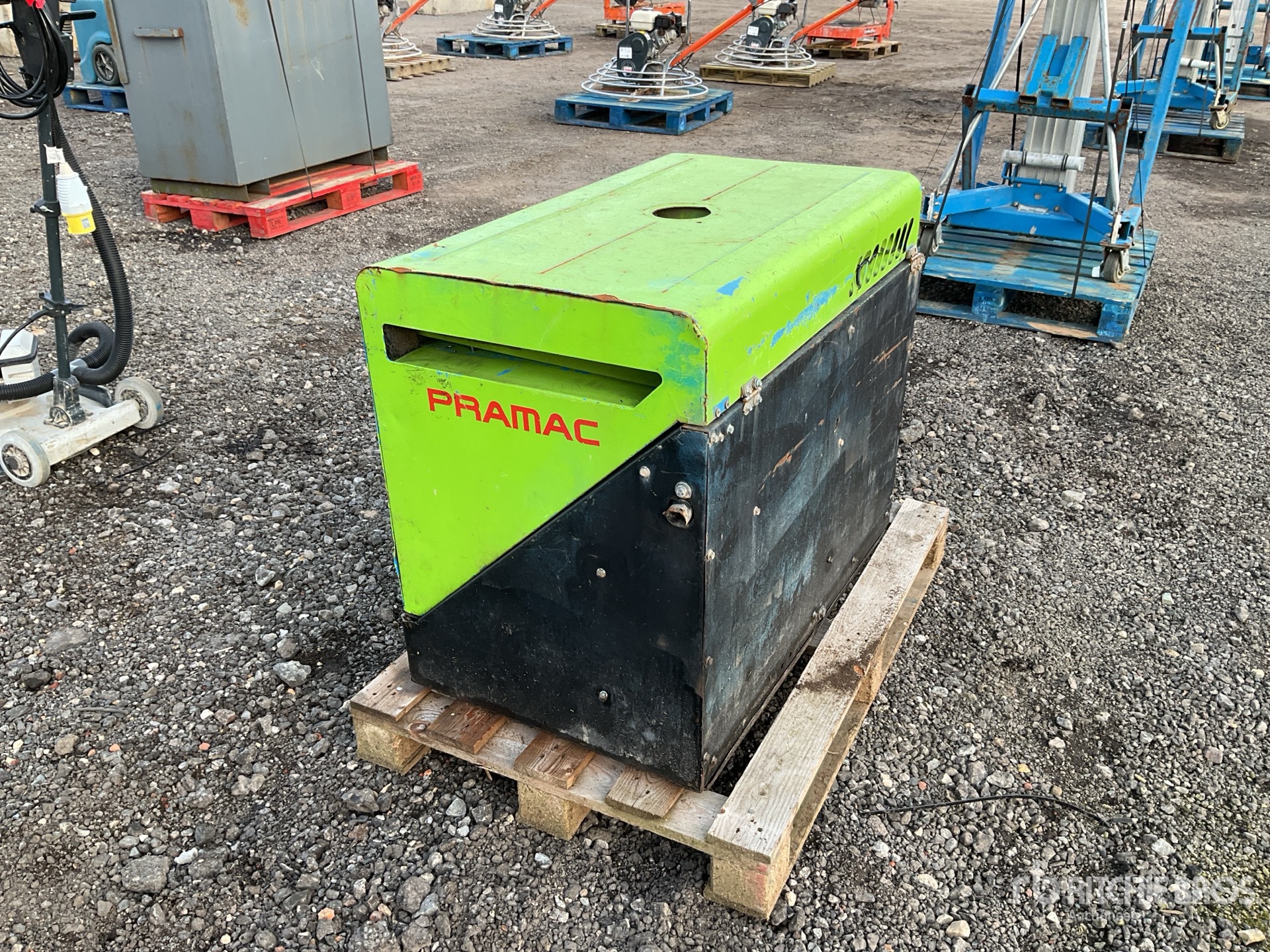 General Appearance with Picture, Right Rear Corner