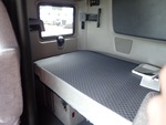 NN034161 - 2022 International LT625: Sleeper Interior