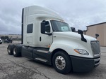 NN160595 - 2022 International LT625: Picture, Right Front Corner